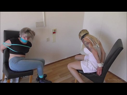 ❤️ Függő / Megkötözve és betömve / Szűzlány a bajban ️❌ Pornó videó at hu.sexvideosex.top